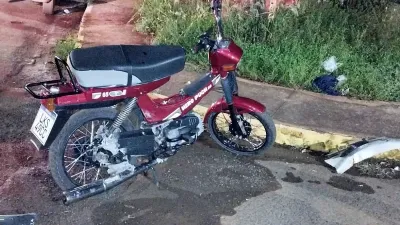 Imagem da notícia Colisão deixa dois adolescentes de 14 e 15 anos feridos após avançar sinal de parada obrigatória em São Gabriel do Oeste